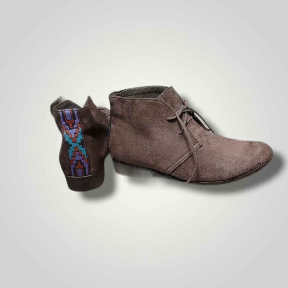 Madden Girl Tan Suede Booties Womens 6